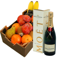 Fruitkistje Met Een Fles Moët & Chandon Champagne