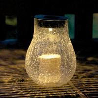 Lantaarn In Gekrakeleerd Glas Op Zonne Energie