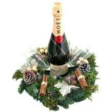 Fles Champagne Moët Met Gedecoreerde Kerstkrans En Champagne Glazen